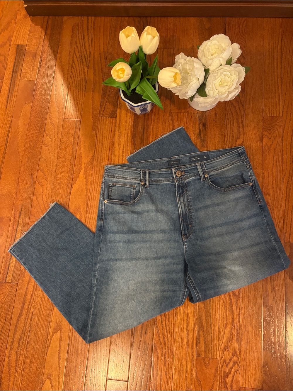 High Rise Straight Leg Crop Jeans - 14 R